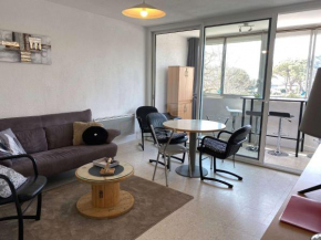 Appartement 3 pièces tout confort avec loggia fermée et équipements modernes, proche des Thermes - FR-1-553-208